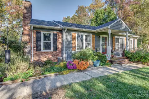 643 Ole Lamp Ln, Gastonia, NC 28056