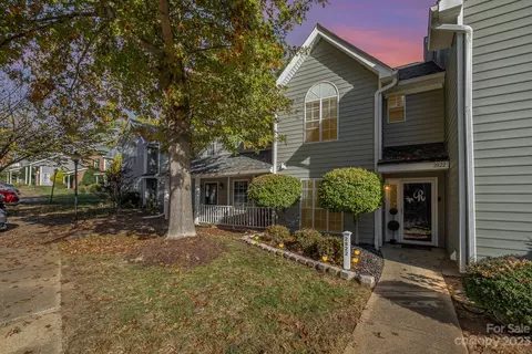 2822 Iron Gate Ln, Charlotte, NC 28212