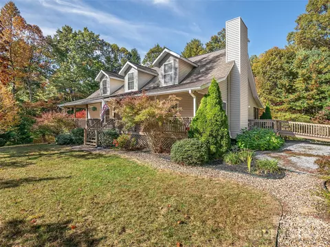303 Winfield Cove Rd, Saluda, NC 28773