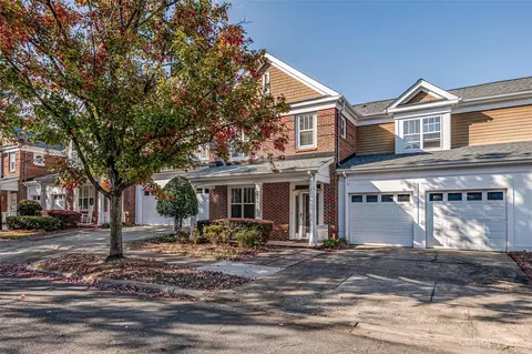 18415 Harborside Dr, Cornelius, NC 28031