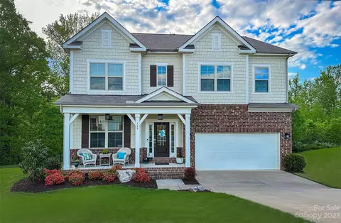 789 Oak Manor Se Dr SE, Concord, NC 28025