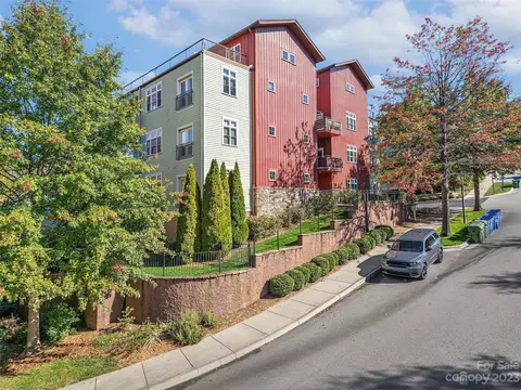 400 N Skyloft 203 Dr #203, Asheville, NC 28801