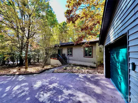 163 Dalonigei Ct, Brevard, NC 28712