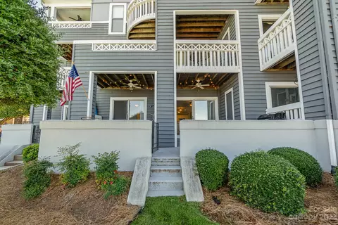 18713 Vineyard Point Ln, Cornelius, NC 28031
