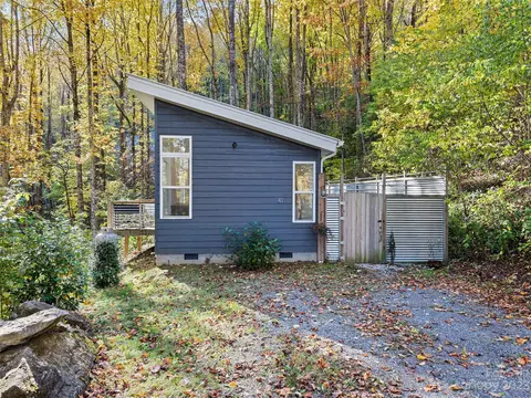 41 Granite Ln, Maggie Valley, NC 28751