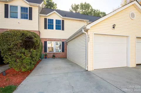 7027 Walnut Ridge Ct, Charlotte, NC 28217
