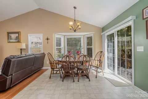 105 Edison Ct, Stanley, NC 28164 photo 8