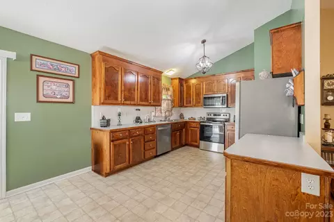 105 Edison Ct, Stanley, NC 28164 photo 11