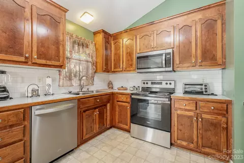 105 Edison Ct, Stanley, NC 28164 photo 13