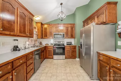 105 Edison Ct, Stanley, NC 28164 photo 12