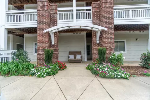 737 Peninsula Dr, Davidson, NC 28036