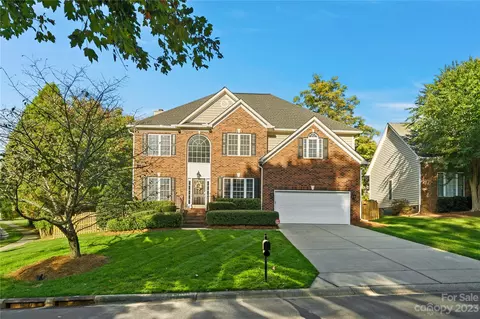 9701 Tenencia Ct, Charlotte, NC 28277