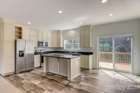 143 Indian Paintbrush 38 Ln #38, Alexander, NC 28701