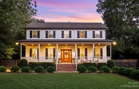 115 S Freemont St, Matthews, NC 28105
