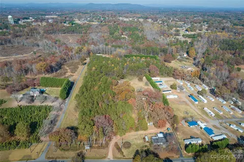 4513 Olen Ln, Conover, NC 28613 photo 3