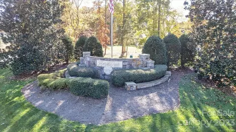 000 High Lake 49 Dr #49, Statesville, NC 28677