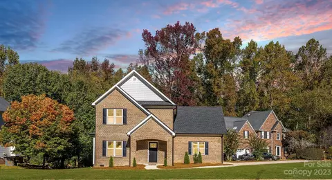 1321 Farragut Ct, Gastonia, NC 28056