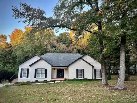 6200 Phyliss Ln, Mint Hill, NC 28227