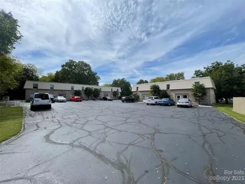 325 Hall Ln, Pineville, NC 28134