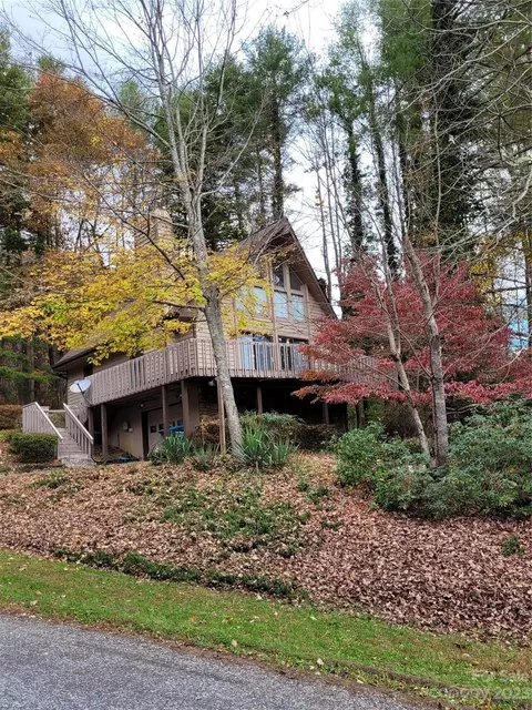 7 Stags Run, Horse Shoe, NC 28742