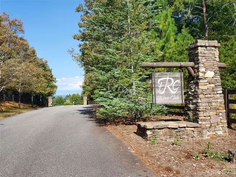 1307 River Club Dr, Morganton, NC 28655