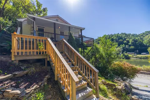 625 S Main St, Marshall, NC 28753