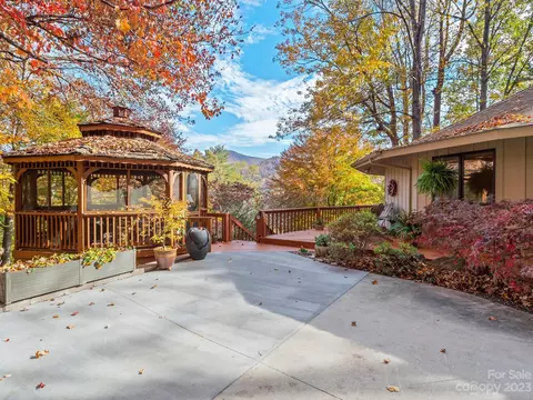 52 Camelfield Rd, Weaverville, NC 28787