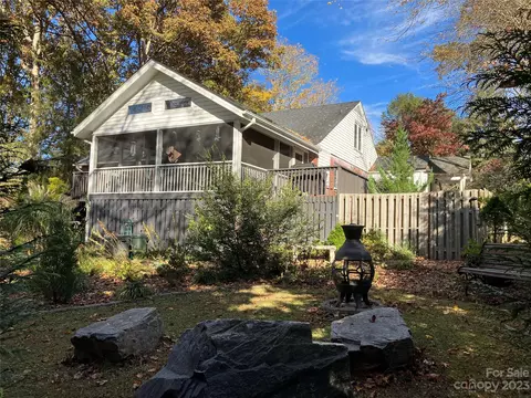 504 Maple St, Brevard, NC 28712 photo 6