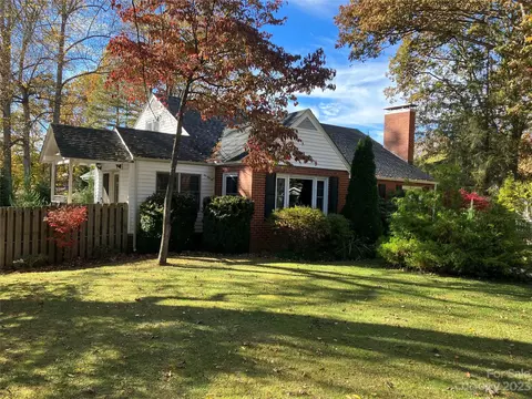 504 Maple St, Brevard, NC 28712 photo 3