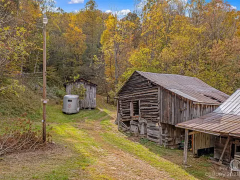 693 Sharp Hollow Rd, Marshall, NC 28753 photo 21