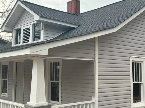 1126 Caldwell St, Statesville, NC 28677