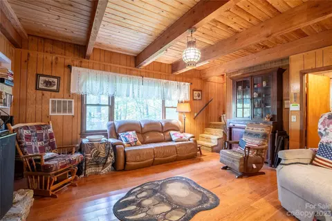 79 Bear Wallow Dr, Spruce Pine, NC 28777 photo 9