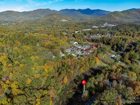 68 Cottage Settings 290 Ln #290, Black Mountain, NC 28711