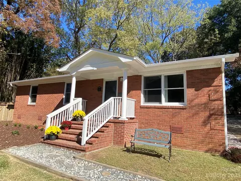 2226 Birchcrest Dr, Charlotte, NC 28205