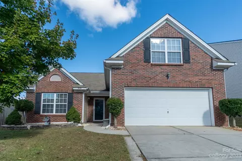 9718 Hollystone Ln, Charlotte, NC 28215