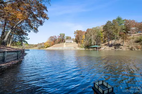179 L A Dr, Taylorsville, NC 28681