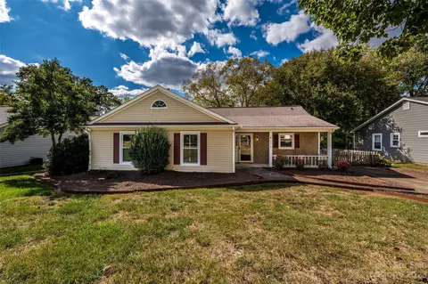 9218 Landsburg Ln, Charlotte, NC 28210