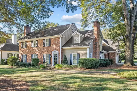 3826 Beresford Rd, Charlotte, NC 28211