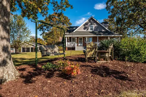10800 Parkhall Dr, Harrisburg, NC 28075