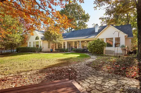 378 Collinsville Rd, Columbus, NC 28722