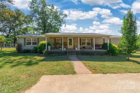 1294 Wayfield Rd, Clover, SC 29710