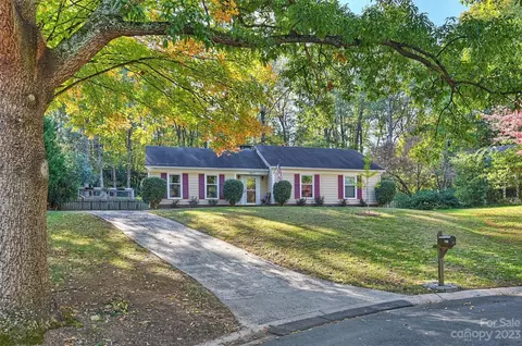 9611 Lone Oak Ct, Charlotte, NC 28270