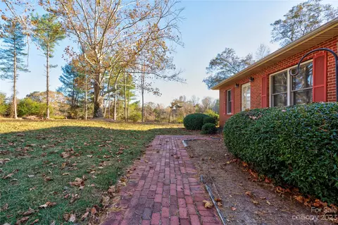 203 Lewis Rd, Lawndale, NC 28090 photo 4