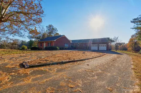 203 Lewis Rd, Lawndale, NC 28090 photo 2
