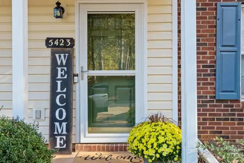 5423 Kimmerly Woods Dr, Charlotte, NC 28215