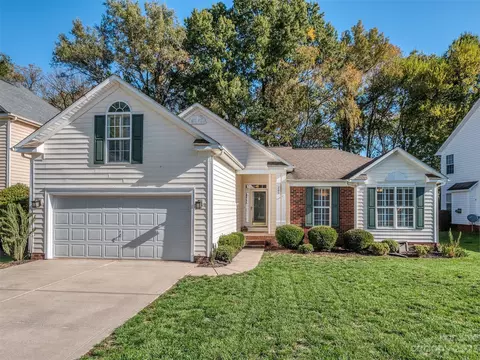 203 Alnwick Ln, Waxhaw, NC 28173