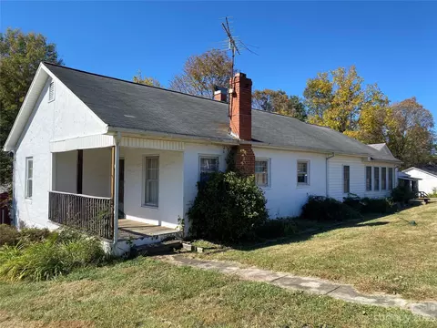 107 Harry Dr, Morganton, NC 28655