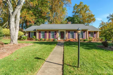 304 Flanagans Ln, Gastonia, NC 28054