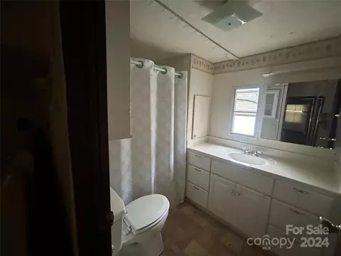 Bath - 413 E 22nd St, Kannapolis, NC 28083 photo 3 of 3