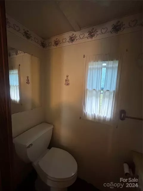 Bath - 413 E 22nd St, Kannapolis, NC 28083 photo 2 of 3